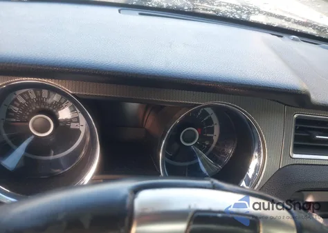 2013 Ford Mustang Gt Premium z USA, uszkodzony, nr VIN 1ZVBP8CF0D5276512